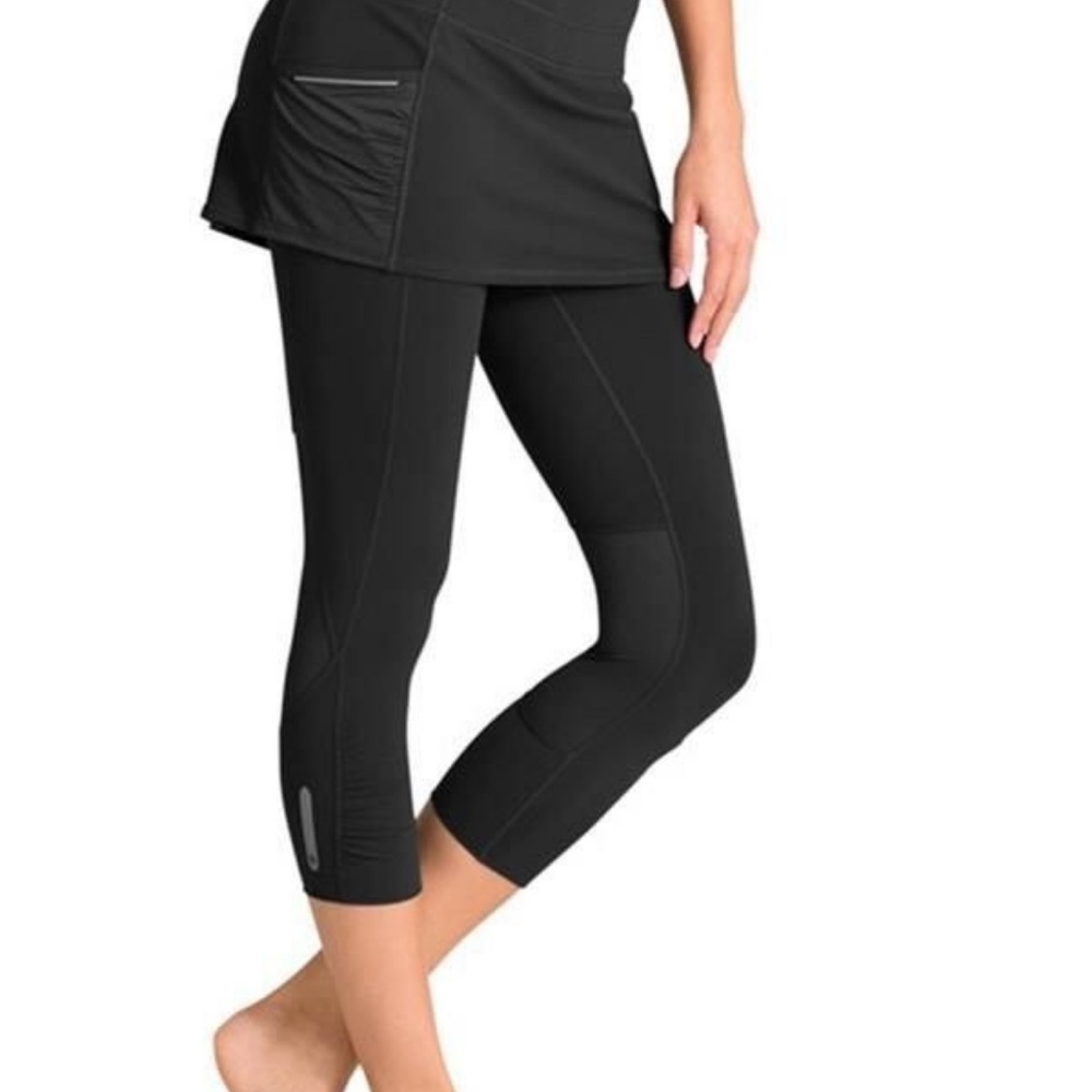 Athleta Acceleration 2 in 1 Capri Fitted Skirt